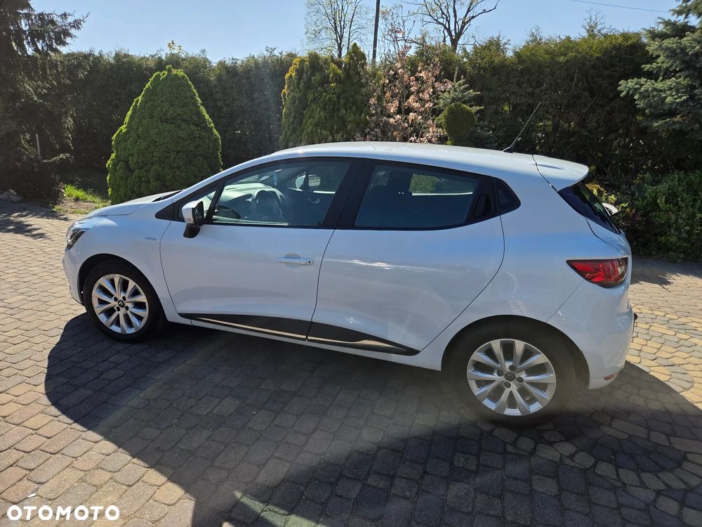 Renault Clio 1.2 16V 75 Expression - 22