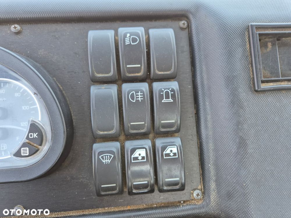 Inny AEBI MT740-S / 4X4 / POJAZD KOMUNALNY / PŁUG BUCHER / SOLARKA / PIASKARKA / HAKOWIEC / POJAZD SPECJALNY / SERWISOWANY / BEZWYPADKOWY / ODŚNIEŻANIE DRÓG / EURO 6 - 32