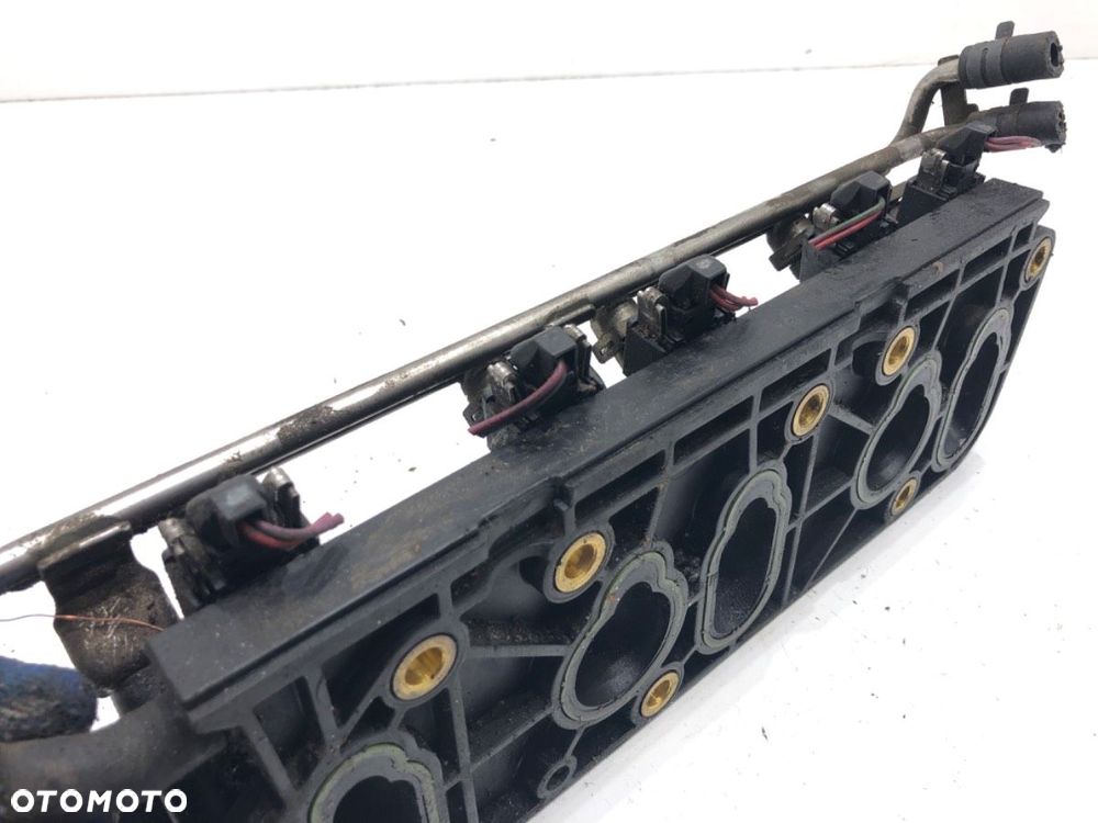 LISTWA WTRYSKOWA  VW BORA Variant (1J6) 1999 - 2005 2.3 V5 110 kW [150 KM] benzyna 1999 - 2000 - 4