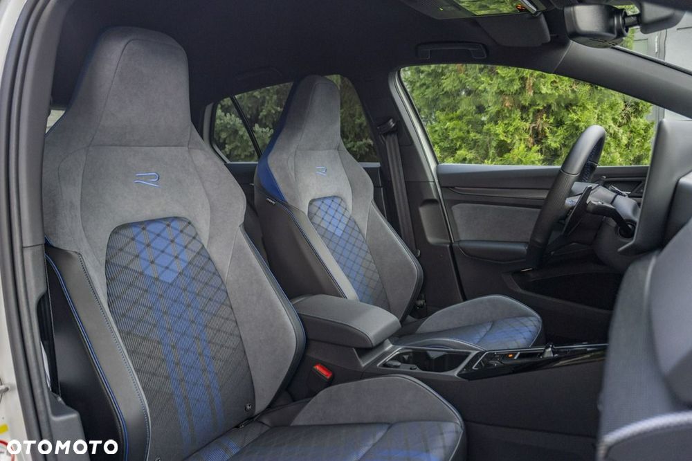 Volkswagen Golf - 27