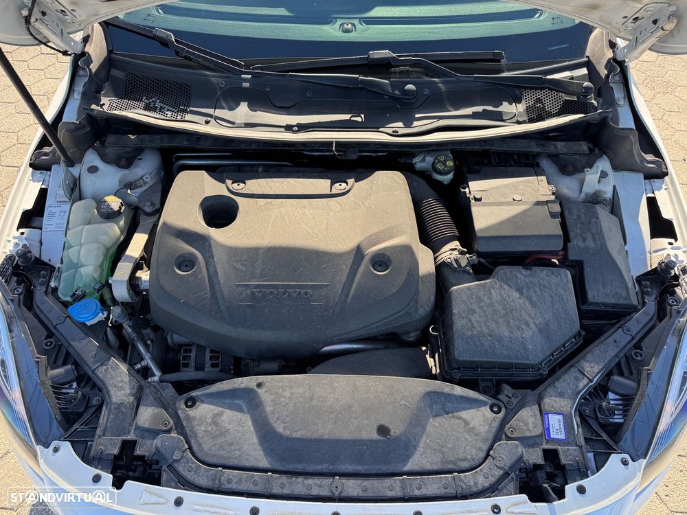 Volvo V40 2.0 D2 R-Design Momentum - 11