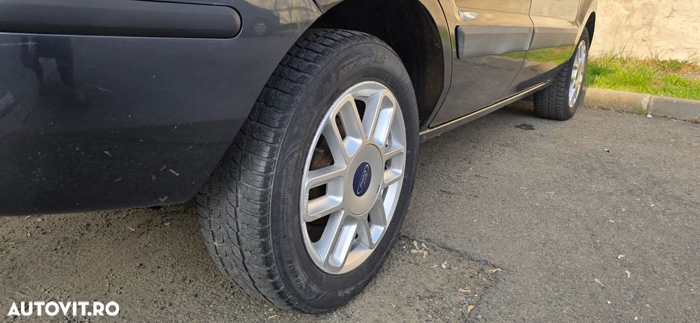 Ford Fusion 1.6 Urbanite - 13