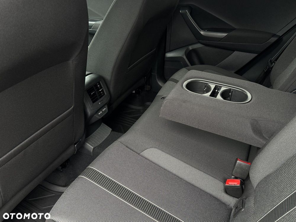 Volkswagen T-Roc - 12