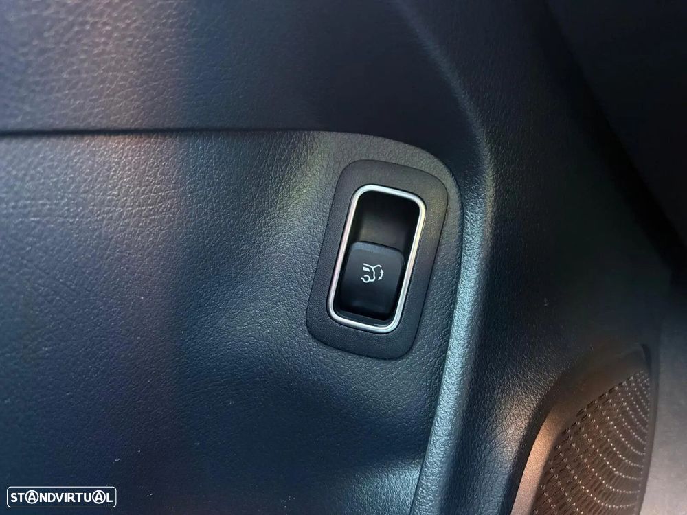 Mercedes-Benz CLA 200 d Shooting Brake AMG Line Aut. - 34