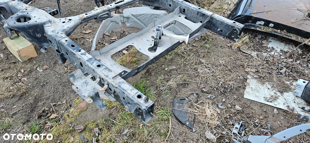 RAM 1500 V 5 2019- 4X4 5.7 HEMI QUAD CAB 1,5 Big Horn Rama samonośna Podwozie Poduszka ramy Osłona zbiornika Obudowa 52029964ac Przewód hamulcowy pompy ABS Instalacja ramy Wiązka kable Ucho Hak przedni Mocowanie 68323651AA 68323650AA - 13