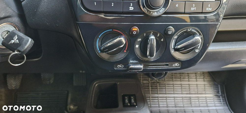 Mitsubishi Space Star - 19