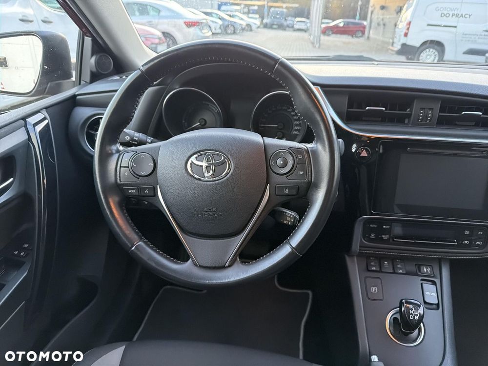 Toyota Auris - 11