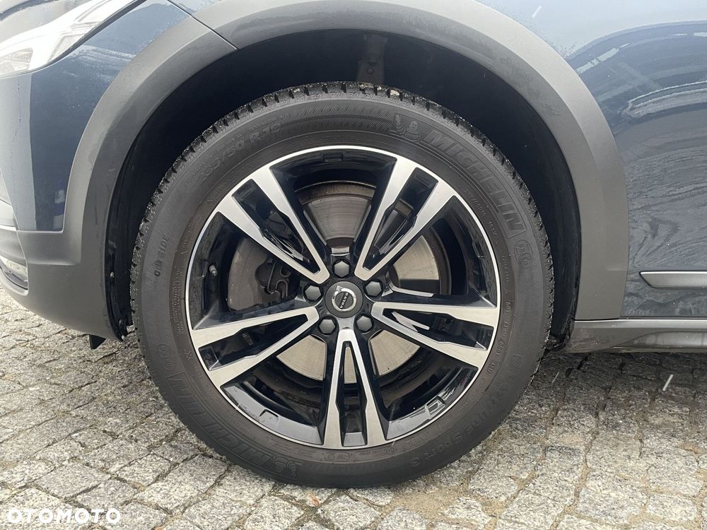 Volvo V90 Cross Country - 34