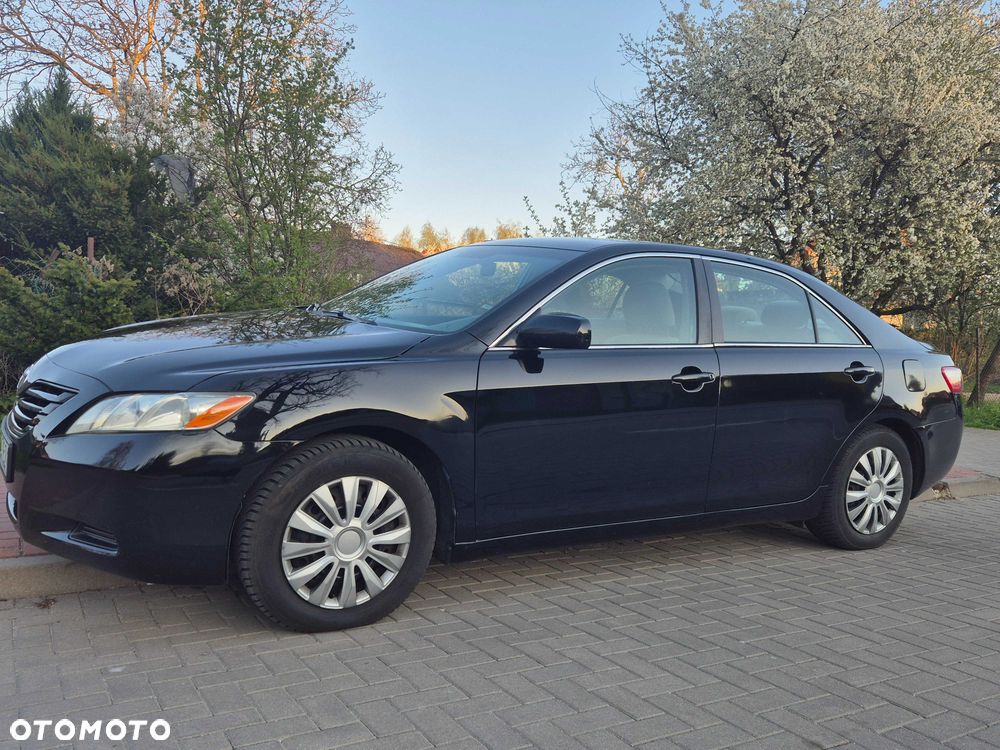 Toyota Camry - 2