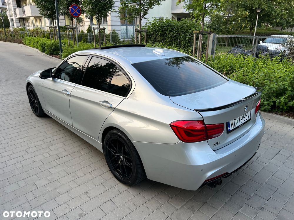 BMW Seria 3 330i - 3