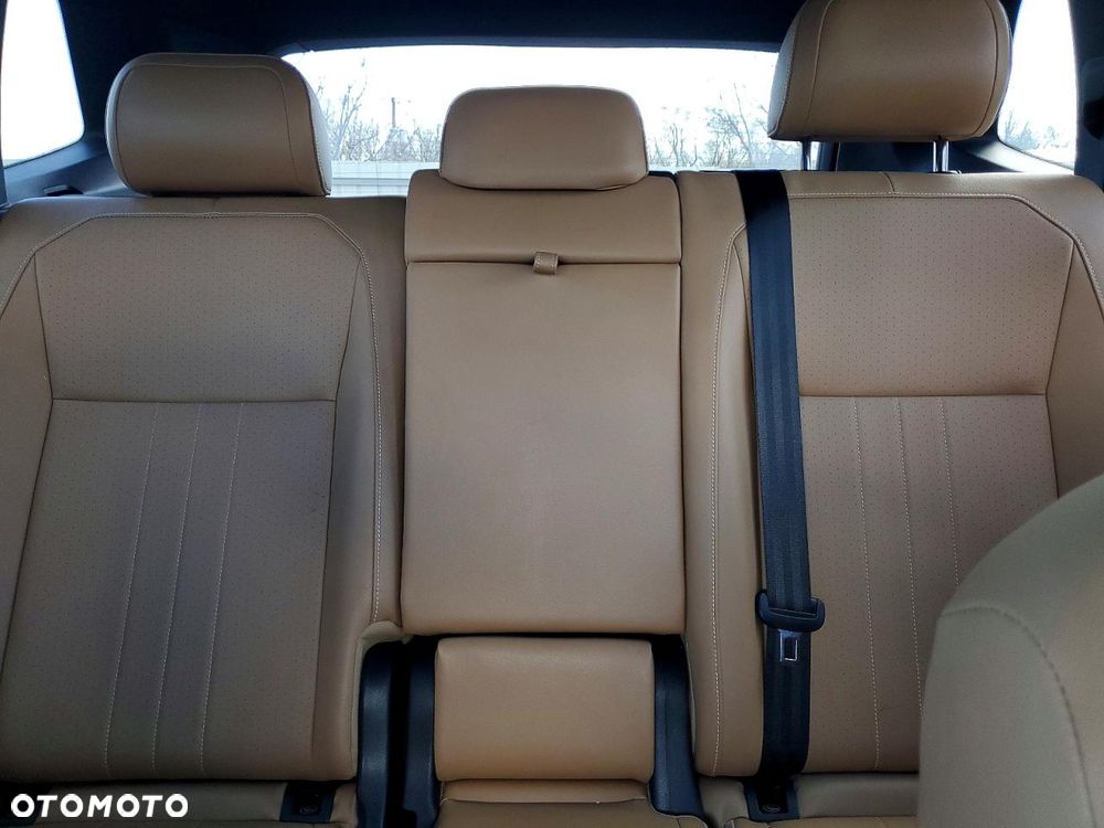 Volkswagen Tiguan - 10