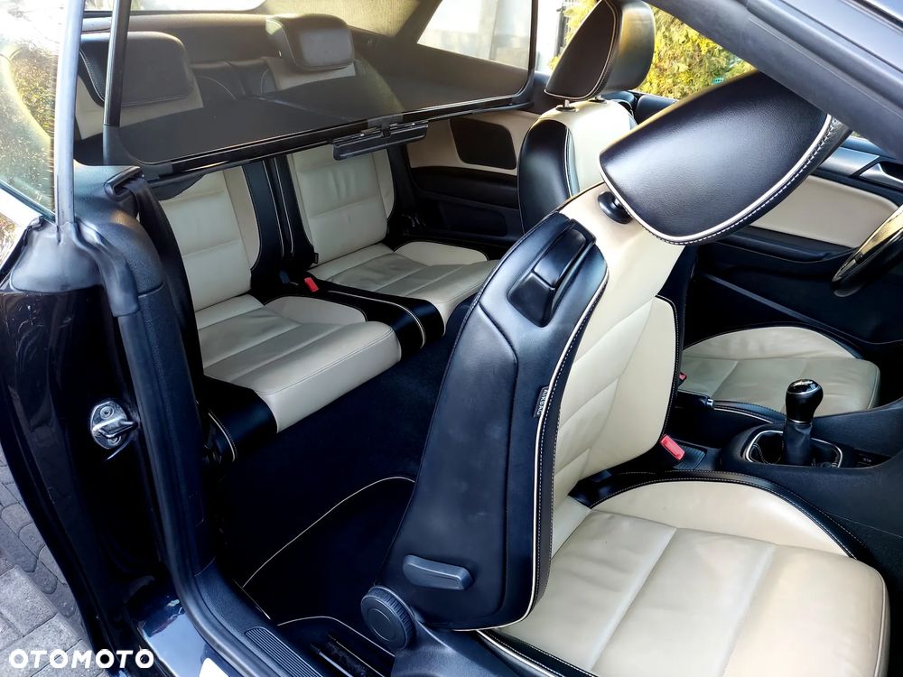 Volkswagen Golf Cabrio 2.0 TDI BlueMotion Technology Exclusive - 38