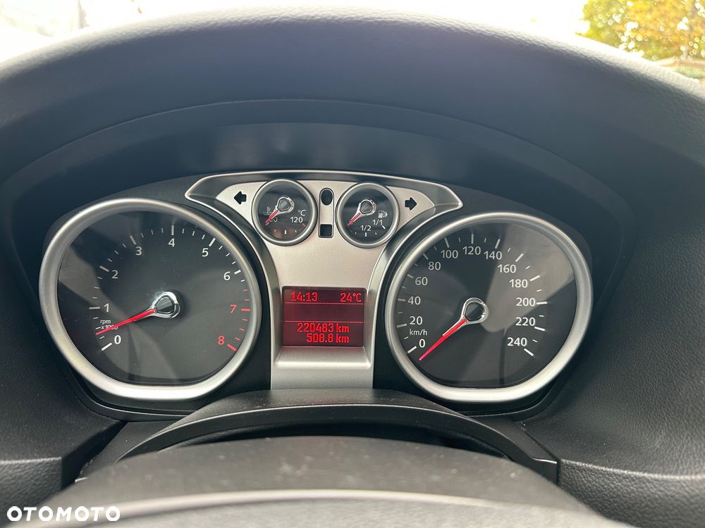 Ford Focus 2.0 Ghia EU5 - 13