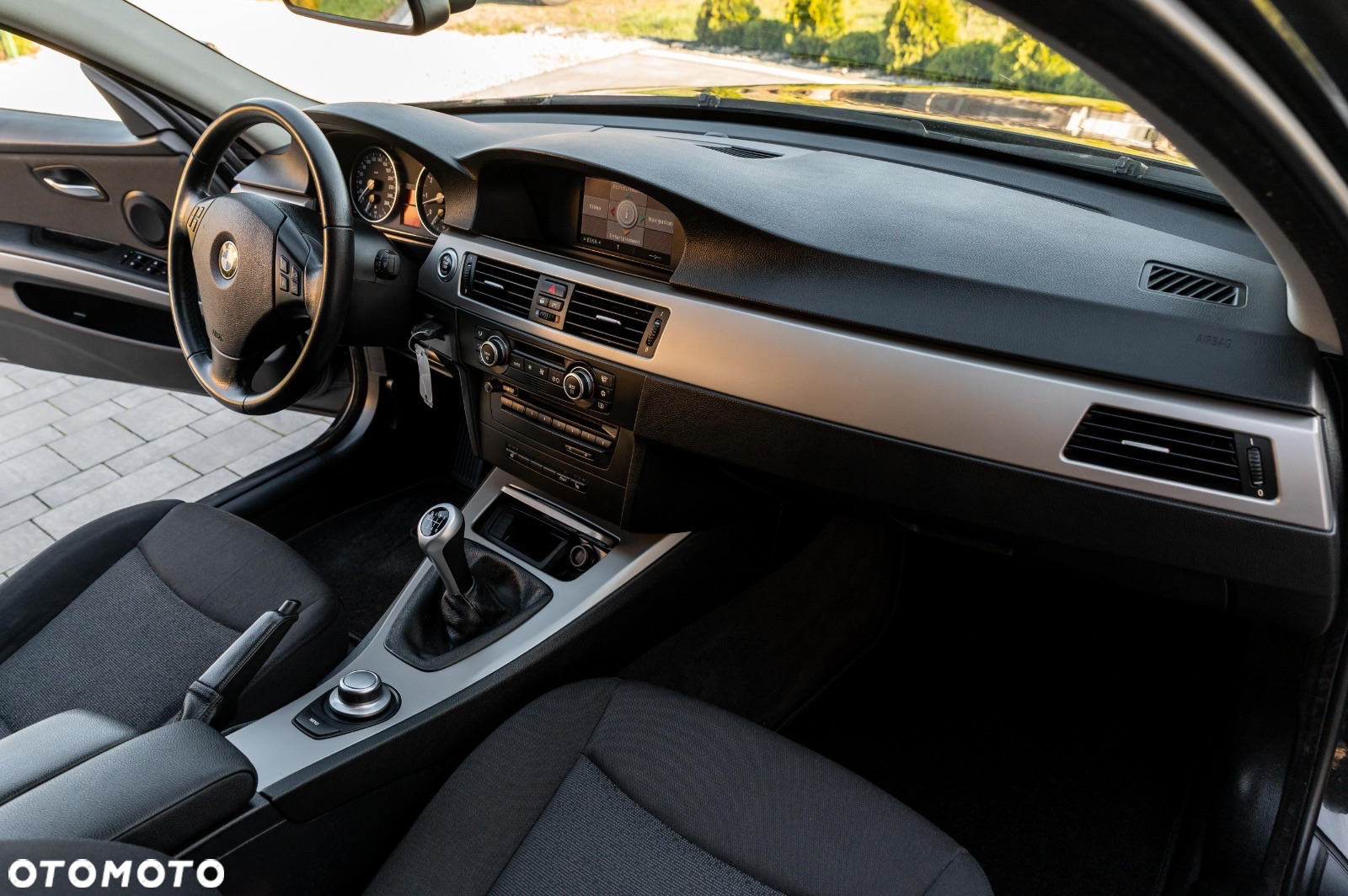 BMW Seria 3 320i Touring - 32