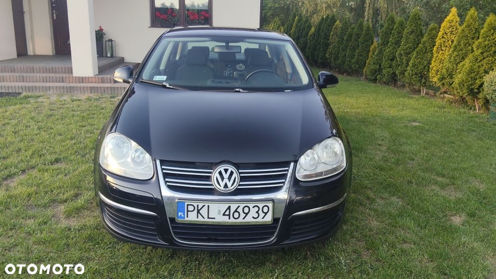 Volkswagen Jetta - 2