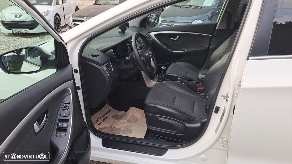 Hyundai i30 SW 1.6 CRDi Style - 27