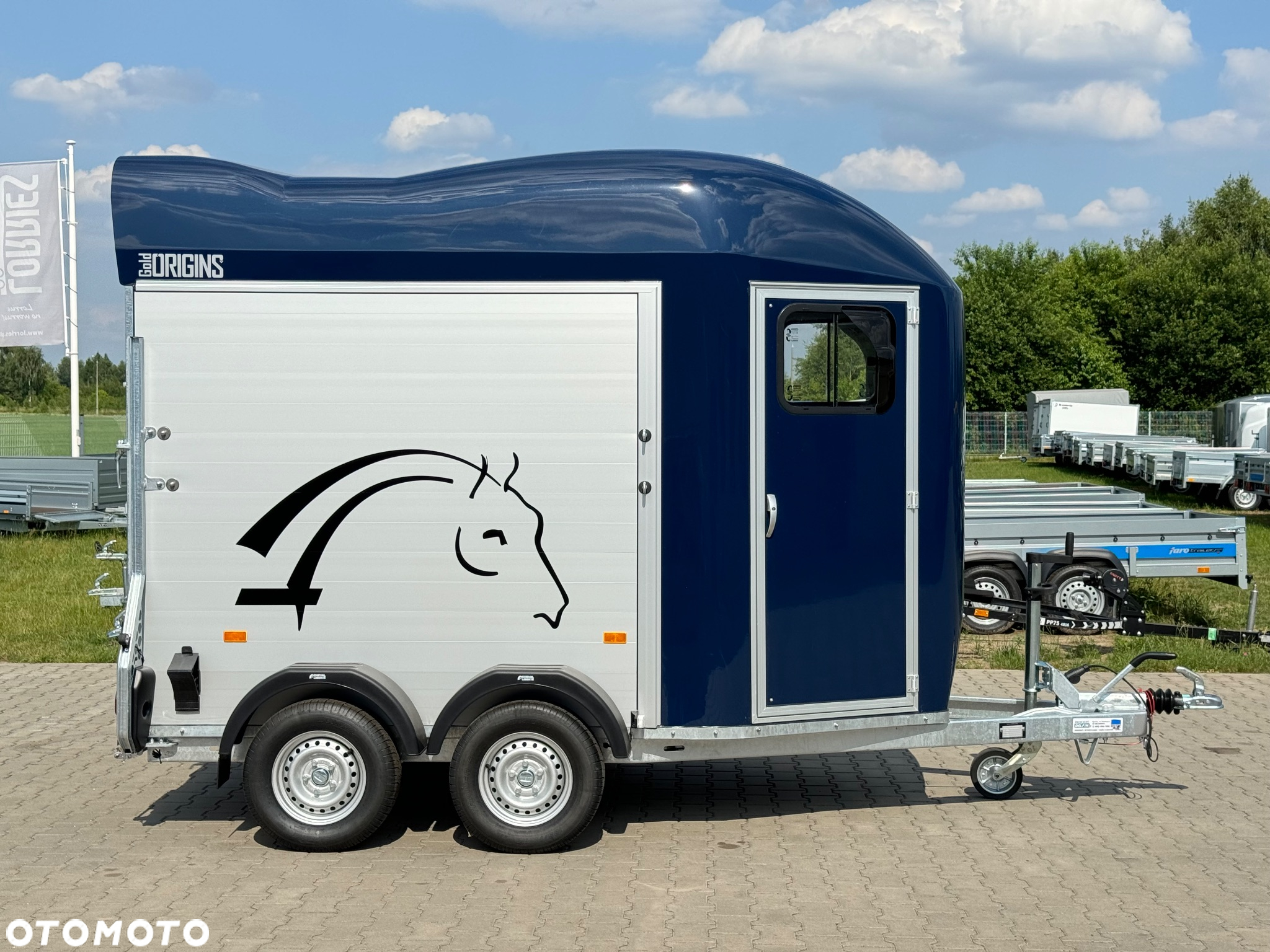 Cheval Liberte Gold Orgin Alu + siodlarnia , do przewozu 2 koni , 2000 kg - 36