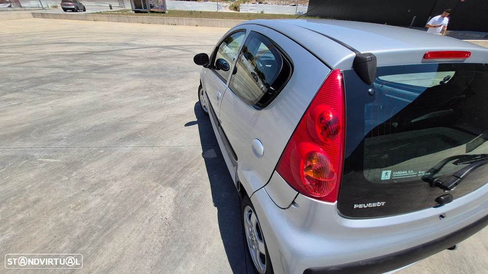 Peugeot 107 1.0 Black&Silver - 11