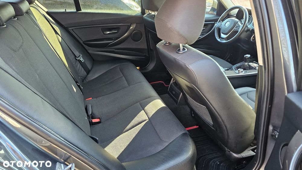 BMW Seria 3 318d Blue Performance Modern Line - 15