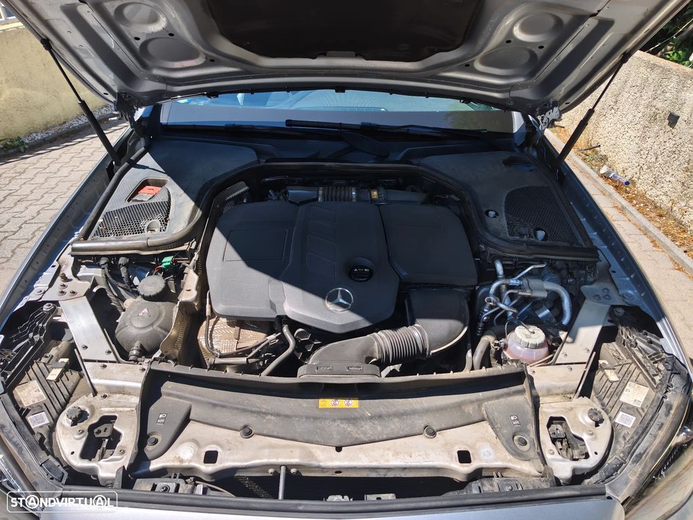Mercedes-Benz E 300 de 4Matic 9G-TRONIC AMG Line - 30