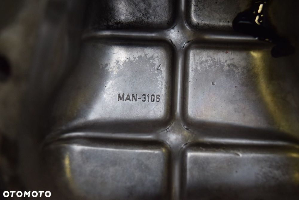 MAN F2000 D2865 POKRYWA ZAWORÓW - 2