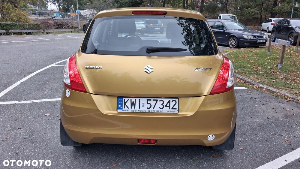 Suzuki Swift - 4