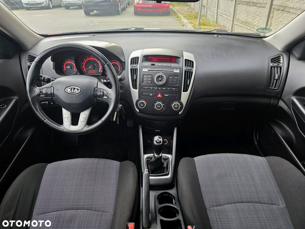 Kia Ceed - 14