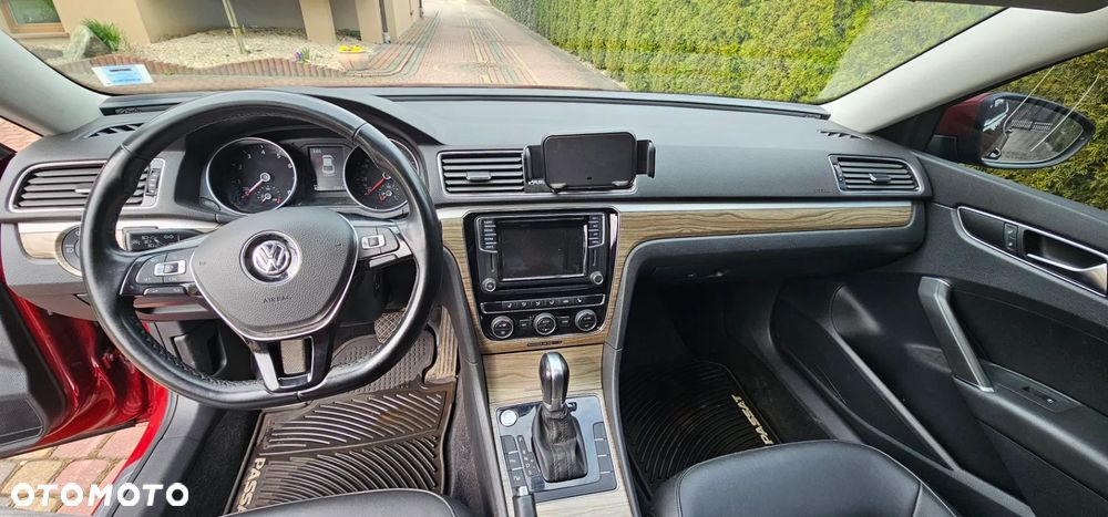 Volkswagen Passat - 16