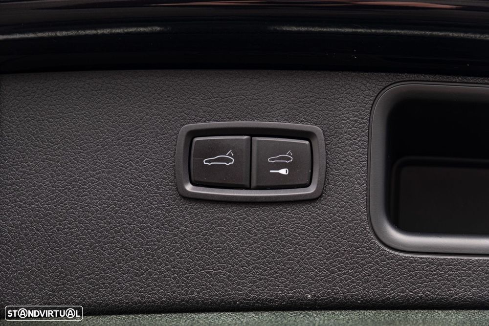 Porsche Macan Turbo - 61