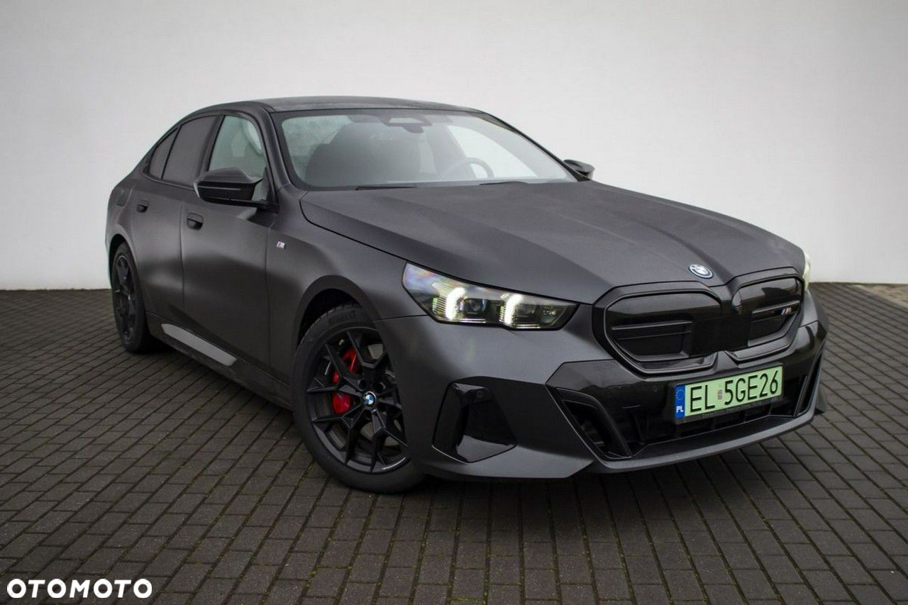 BMW i5 - 5