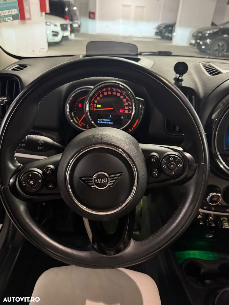 Mini Countryman Cooper S E ALL4 AT - 11