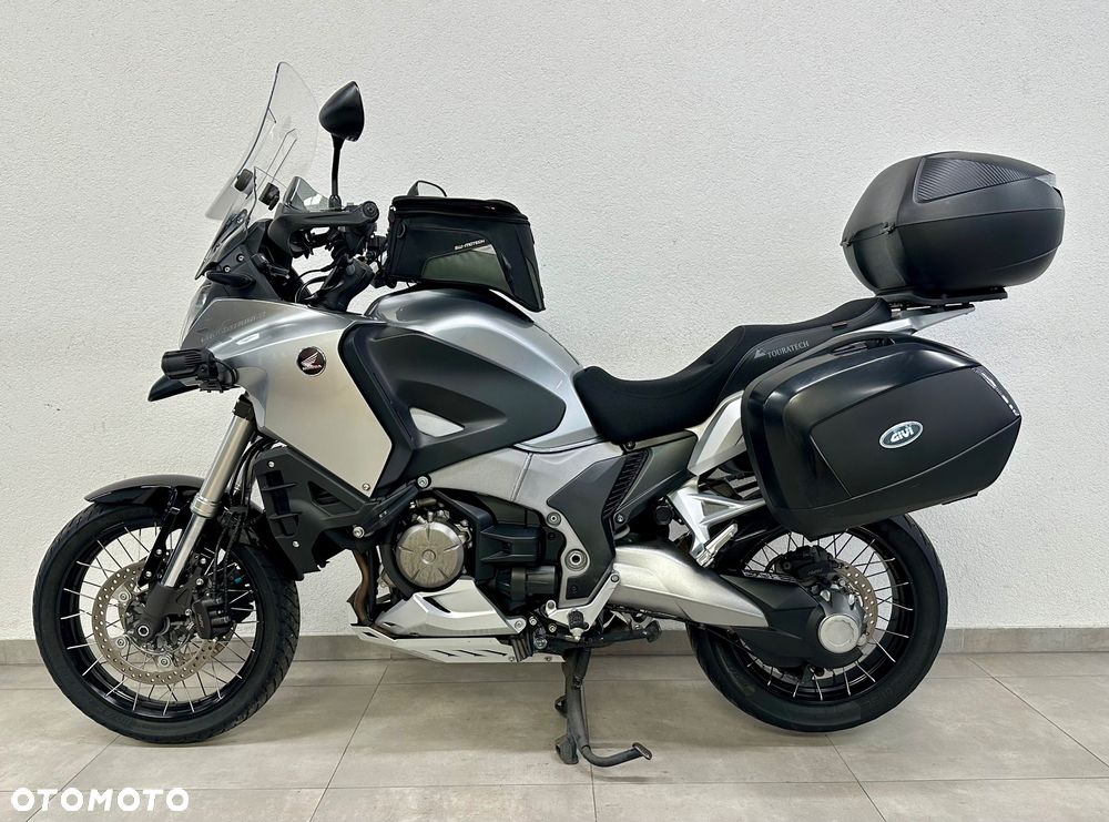 Honda VFR - 1
