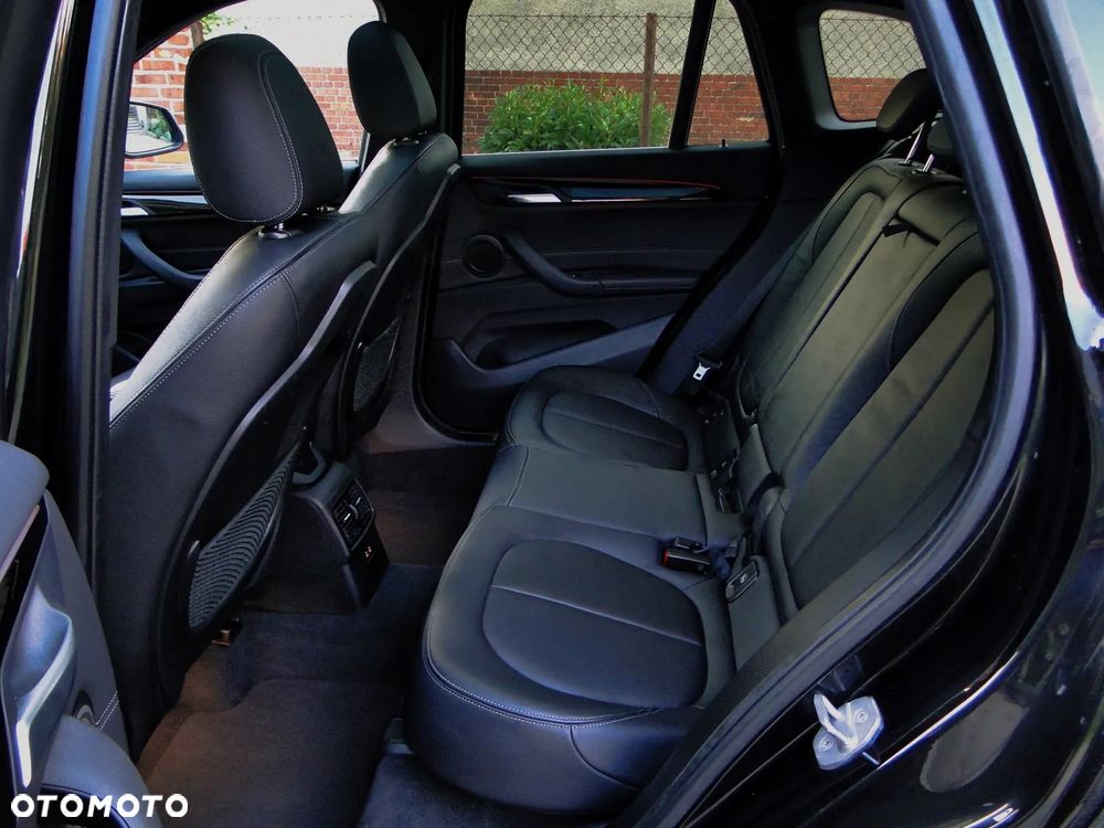 BMW X1 sDrive18i GPF xLine - 37