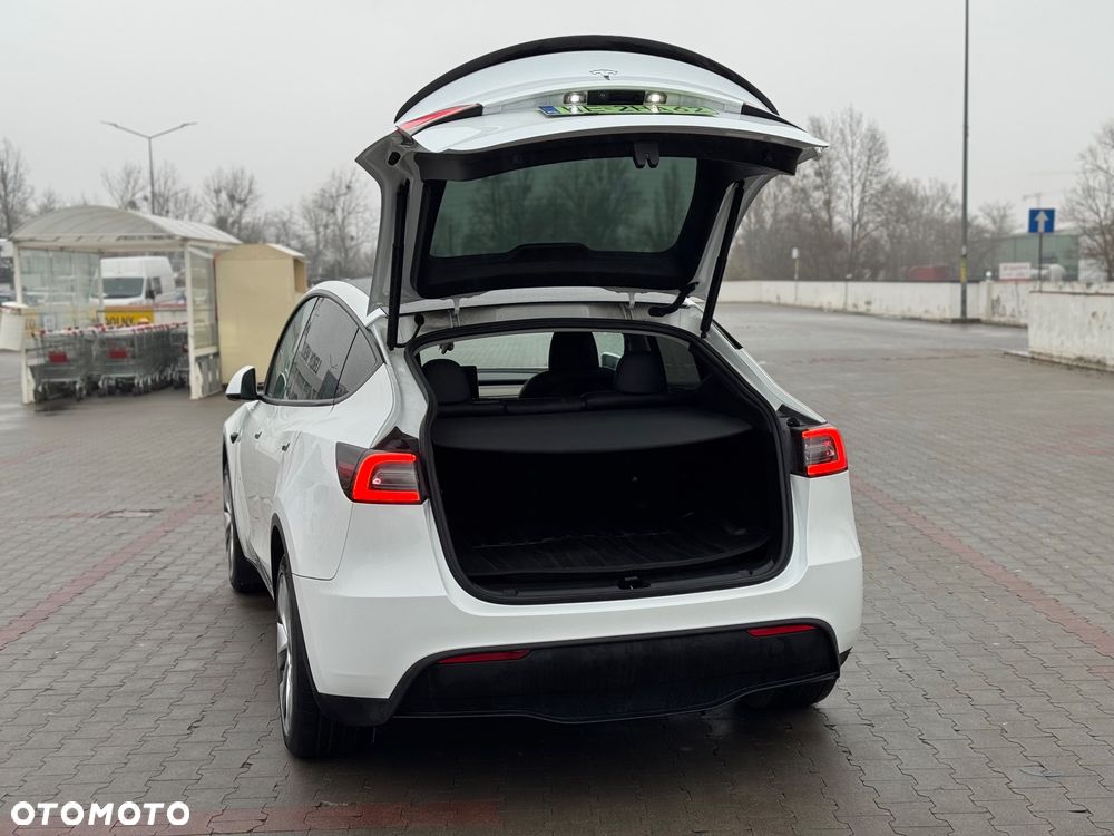 Tesla Y Long Range Dual Motor AWD - 15