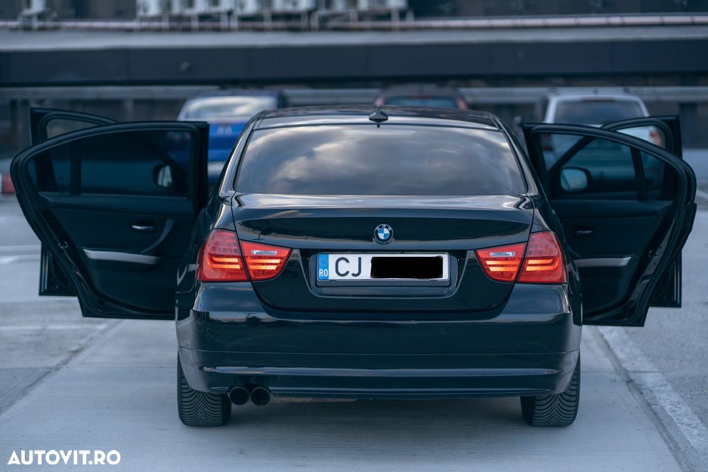 BMW Seria 3 318i - 4