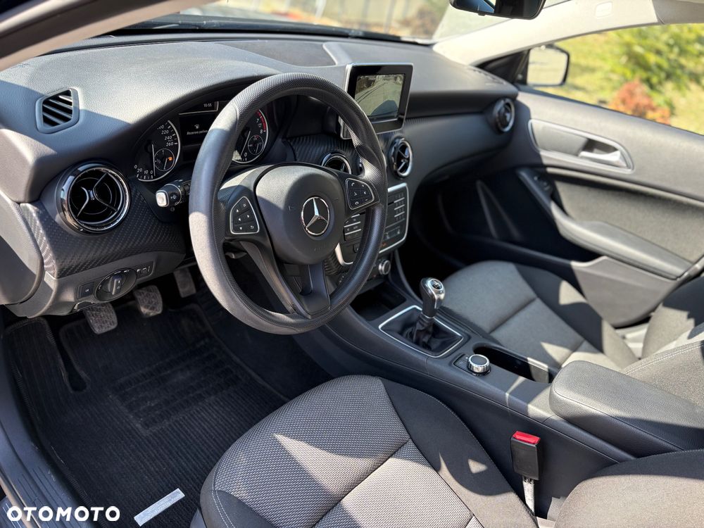 Mercedes-Benz GLA - 19