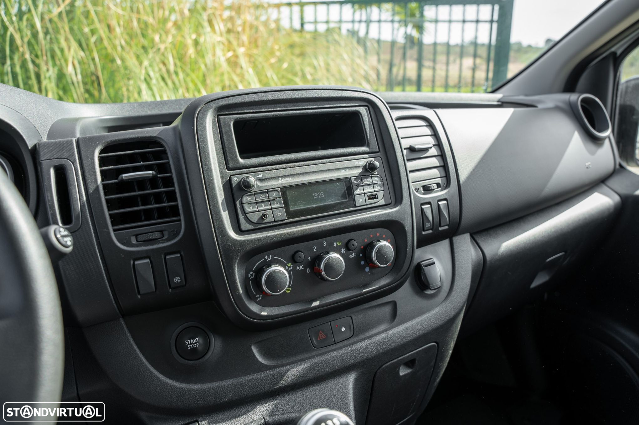 Renault Trafic 2.0 dCi L2H1 3T Grand Confort - 9