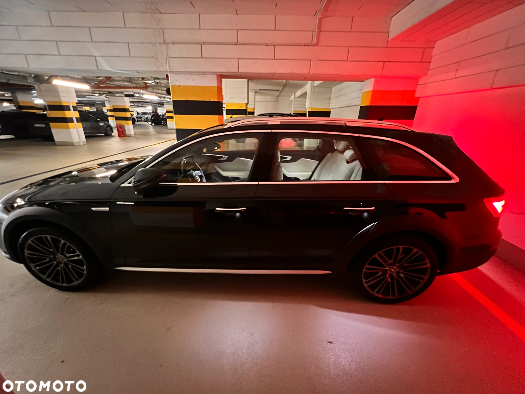 Audi A4 Allroad 2.0 TDI Quattro S tronic - 24