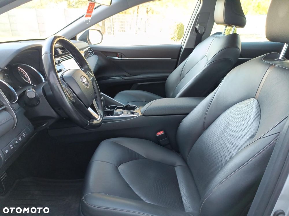 Toyota Camry 2.5 Hybrid Comfort CVT - 11