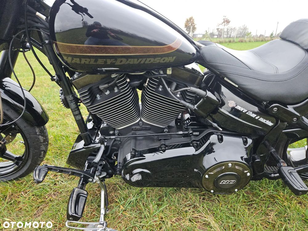 Harley-Davidson FXSB Breakout - 12