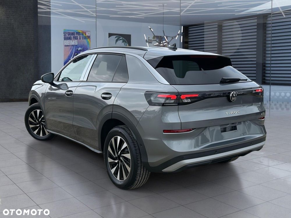 Volkswagen T-Roc - 13