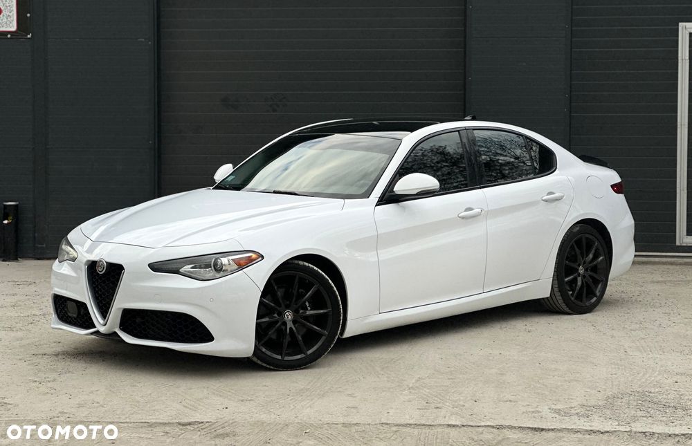 Alfa Romeo Giulia 2.0 Turbo 16V AT8-Q4 Ti - 11