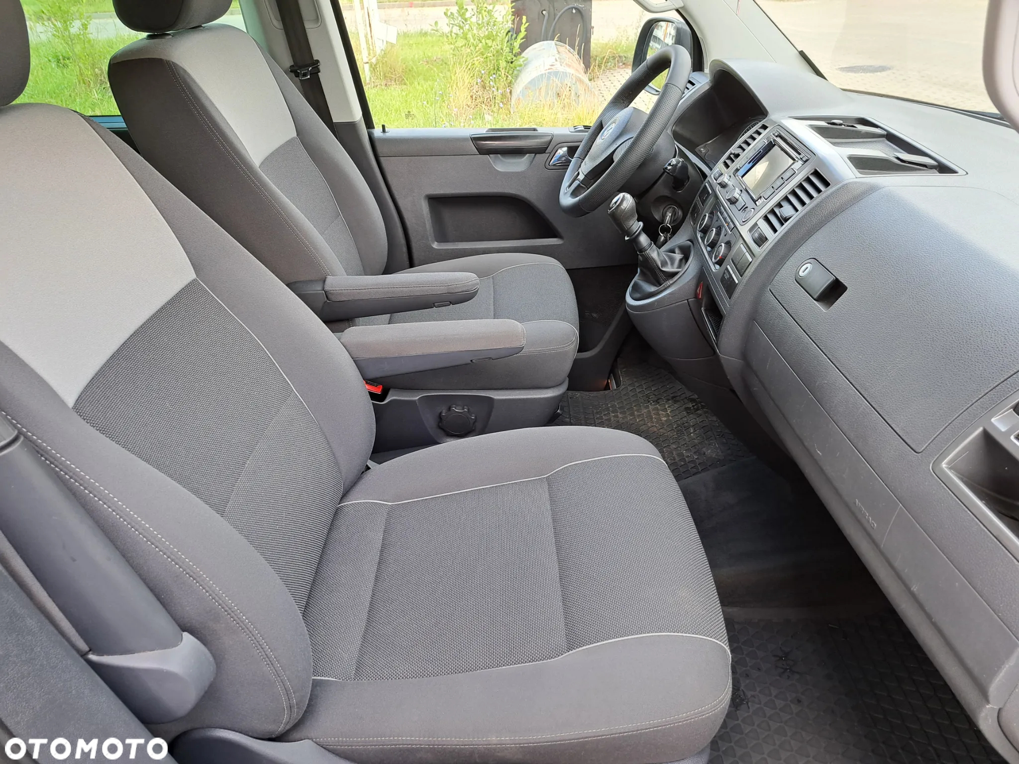Volkswagen Multivan - 20