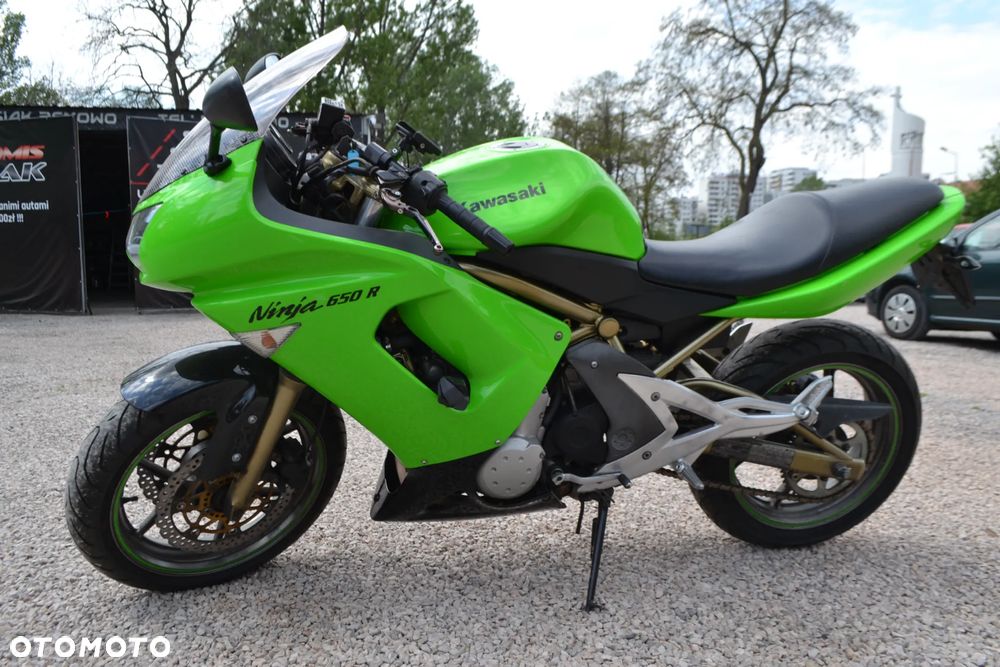 Kawasaki ER - 8