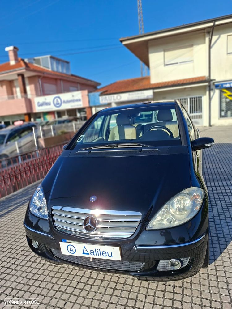 Mercedes-Benz A 150 Elegance Automatic - 35