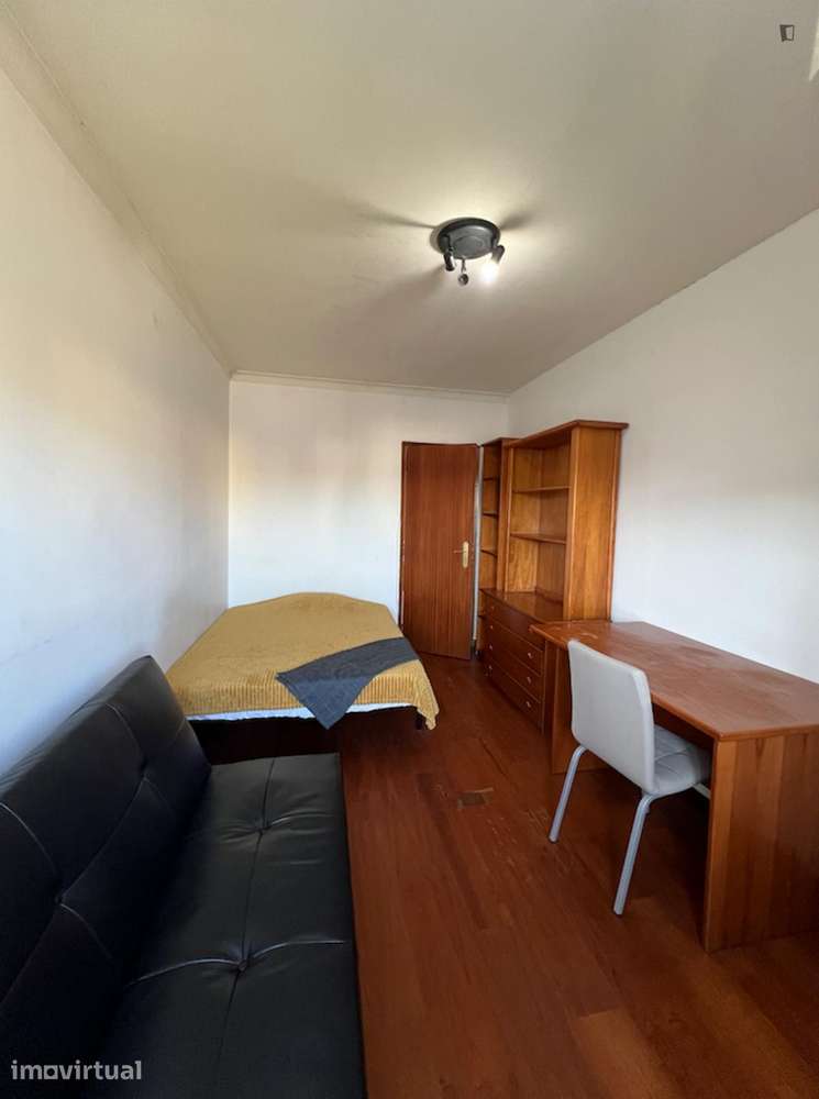 Quarto - localizado em Nogueiras Coimbra - Grande imagem: 2/17