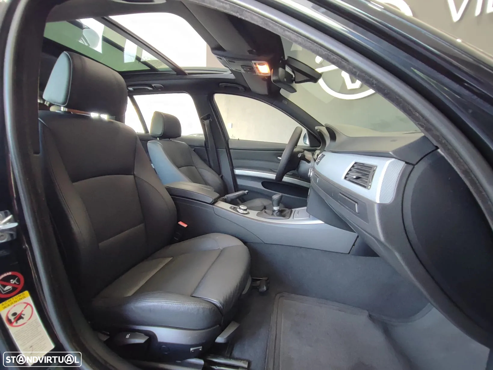 BMW 320 d Touring Navigation Sport - 36