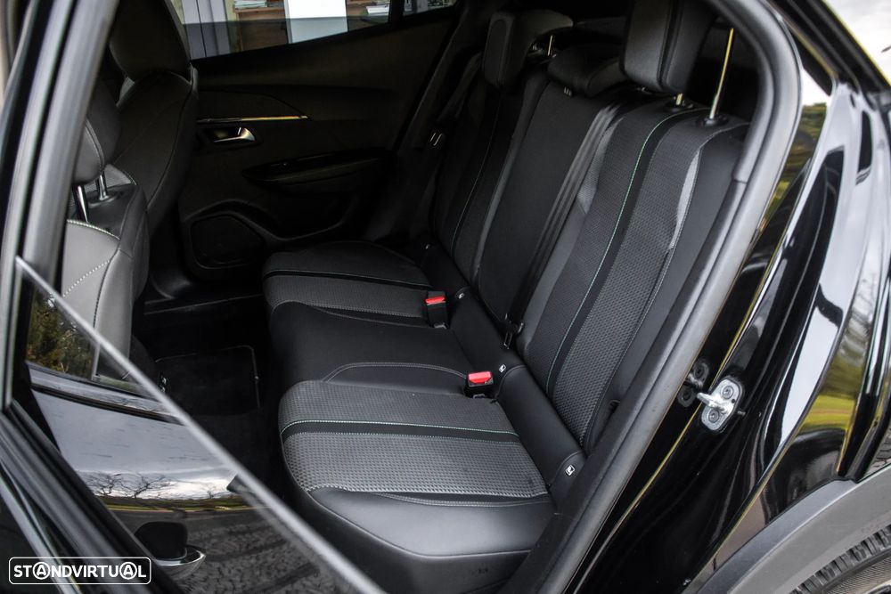 Peugeot 2008 1.5 BlueHDi GT EAT8 - 27