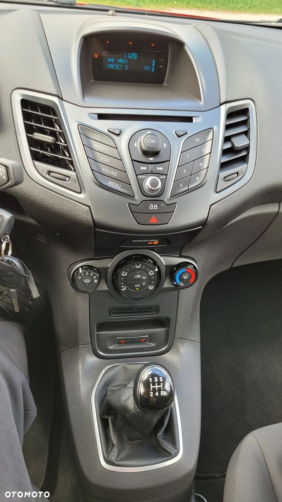 Ford Fiesta 1.25 Ambiente - 24
