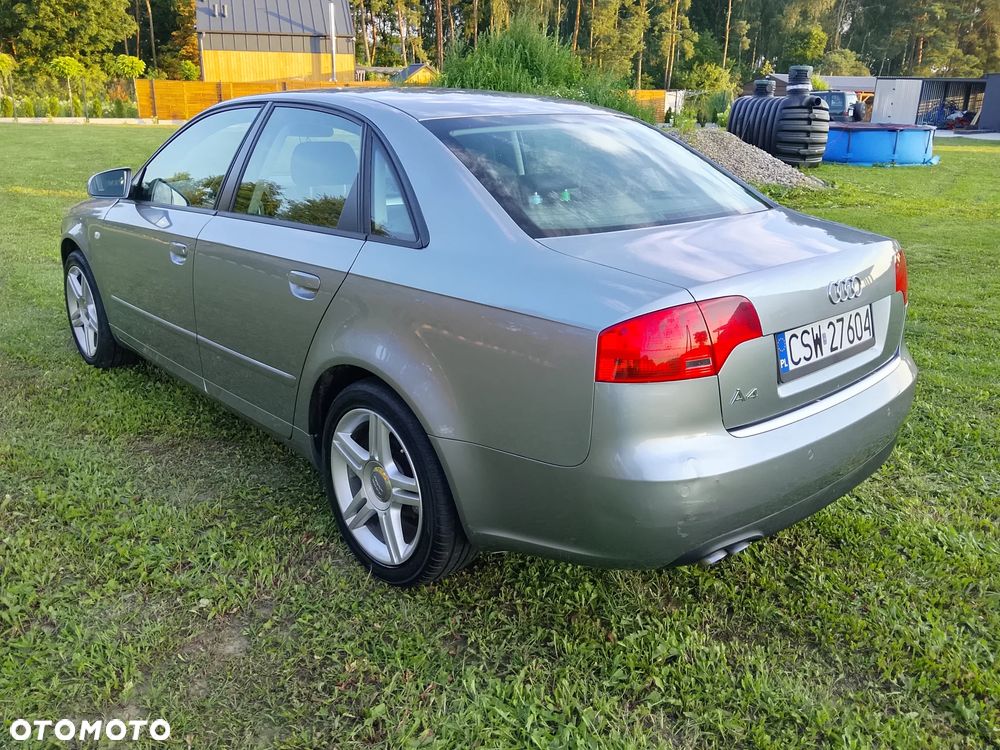 Audi A4 Limousine - 13